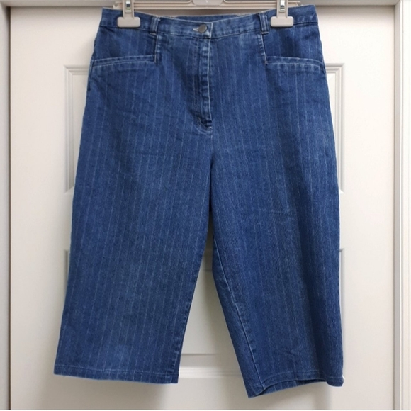 Vintage pinstriped denim capris - Picture 4 of 4